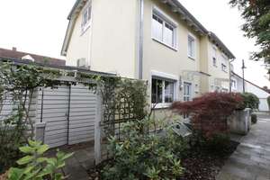 Exkl. DHH in zentraler Lage in Puchheim Bhf. mit 4 SZ+Hobbyraum, TG u. Außenstellpl. je mit Wallbox. – Lochhauser Str. 36 d, 82178 Puchheim – Vorschaubild 5
