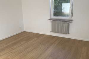 Gepflegte 4-Zimmer-Hochparterre-Wohnung mit Einbauküche in Reutlingen – Die vollständige Adresse der Immobilie erhältst du vom Anbieter., 72770 Betzingen, Reutlingen – Vorschaubild 3