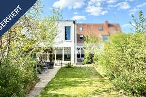 #RESERVIERT# Ihr neues Familiendomizil: Charmanter Altbau-Flair trifft auf modernen Wohnkomfort – Nürnberg – Vorschaubild 1