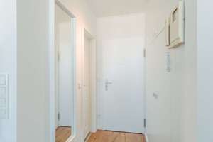 Möbliertes Studio im Dachgeschoss mit Terrasse im Herzen vom Prenzlauer Berg – Schwedter Straße 75, 10435 Prenzlauer Berg, Berlin – Vorschaubild 11