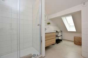 Toll und stilvoll möblierte Maisonette-Wohnung mit Balkon im beliebten Stuttgarter Westen – Die vollständige Adresse der Immobilie erhältst du vom Anbieter., 70563 Hölderlinplatz, Stuttgart – Vorschaubild 4
