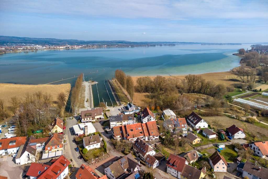 Immobilie in Moos - Seesicht, Stil & Großzügigkeit – außergewöhnliche DG-Maisonettewohnung in Moos - Bild 0