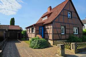 Kleines Einfamilienhaus mit großem Grundstück in Rinteln Süd! – Die vollständige Adresse der Immobilie erhältst du vom Anbieter., 31737 Rinteln – Vorschaubild 1