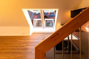 Zweitbezug: Lichtdurchflutete Dachgeschosswohnung mit Galerie, EBK und Cabrio-Fenstern in Großhadern – Waldklausenweg 14a, 81377 Großhadern, München – Vorschaubild 9