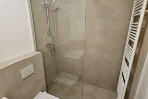 Große sanierte 3 Zimmer Wohnung in Köln Weiden in der obersten Etage mit Einbauküche – Lübecker Str. 13, 50858 Weiden, Köln – Vorschaubild 6