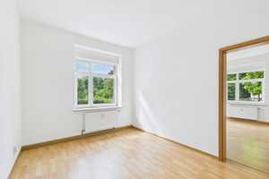 Gemütliche 3-Raum Erdgeschosswohnung mit Jalousien – Kaiserstraße 46, 8209 Vogtlandkreis – Vorschaubild 3