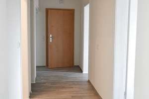 Helle 4- Zimmer-Familien-Wohnung mit  Balkon  und Stellplatz und viel Grün #Nähe Krefeld-Hüls# – Hülser Str. 713, 47803 Inrath/Kliedbruch, Krefeld – Vorschaubild 9