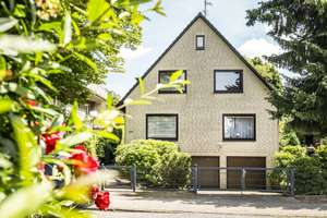 Aufgeteiltes Haus mit Traumgarten & vielfältigen Möglichkeiten