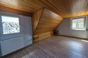 Charmantes & geräumiges Einfamilienhaus mit Doppelgarage & Garten – Ostalbkreis – Vorschaubild 6