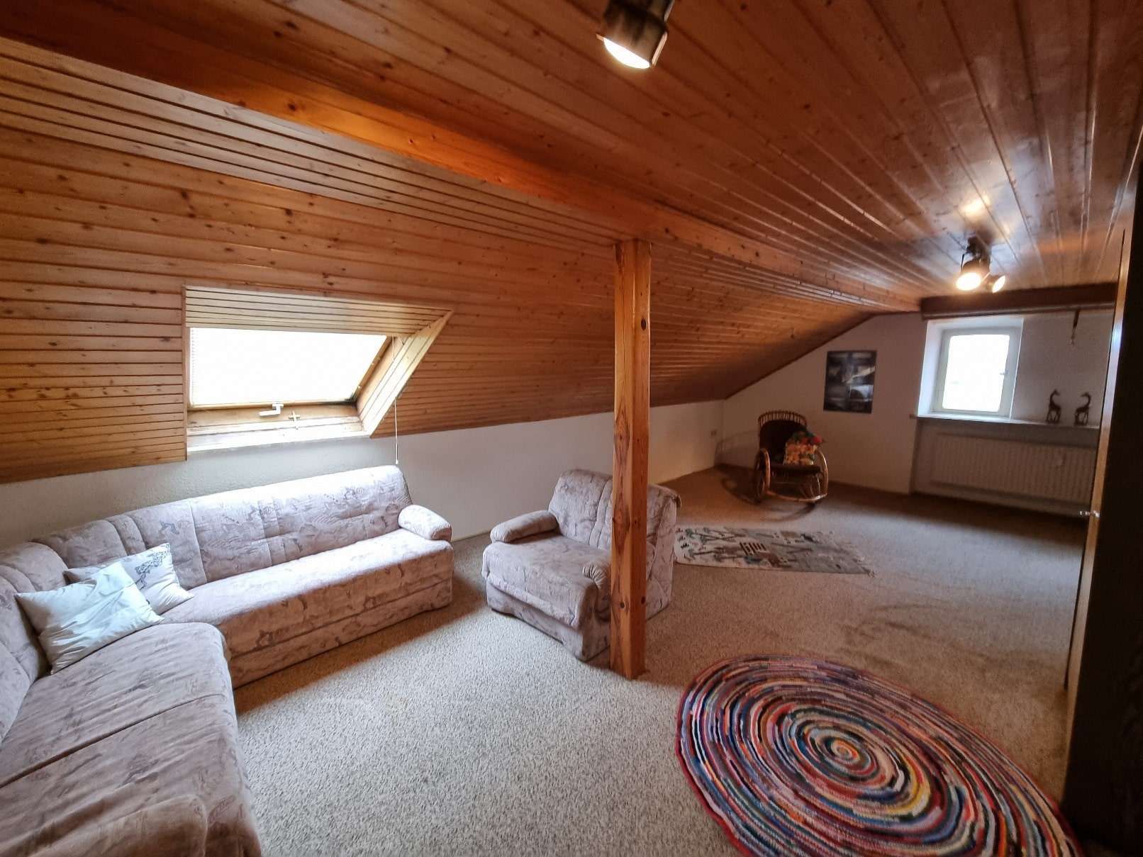 Immobilie in Untermerzbach - Großzügiges Wohnhaus mit Gewerbeeinheit, Garagen und kleinem Garten in zentraler Lage von Untermer - Bild 14