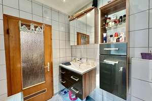Charmantes Reihenmittelhaus mit Kamin und Garten – Die vollständige Adresse der Immobilie erhältst du vom Anbieter., 58762 Altena – Vorschaubild 9