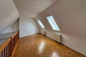 Charmante 2-Zimmer-Maisonette im Dachgeschoss in begehrter Lage von Söflingen an der Endhaltestelle. – Die vollständige Adresse der Immobilie erhältst du vom Anbieter., 89077 Söflingen, Ulm – Vorschaubild 4