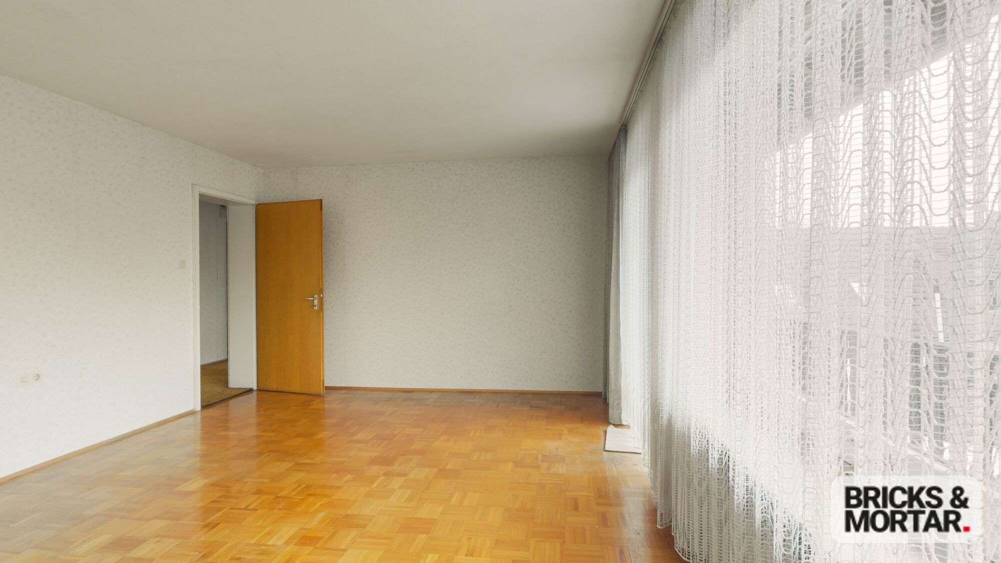 Immobilie in Zusmarshausen - Ortsrandlage - Renovierungsbd.  Ein-, Zweifamilien- oder Mehrgenerationenhaus mit großem Grundstück - Bild 11