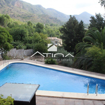 Chalet inmitten der Natur und mit freiem Bergblick in La Drova