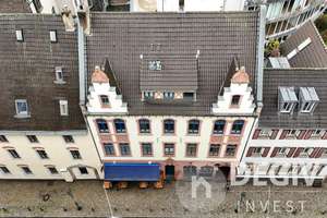 Kaufen und später einziehen - 4-Raum-Altbau 90 m² in der Düsseldorfer Altstadt – Die vollständige Adresse der Immobilie erhältst du vom Anbieter., 40213 Altstadt, Düsseldorf – Vorschaubild 2