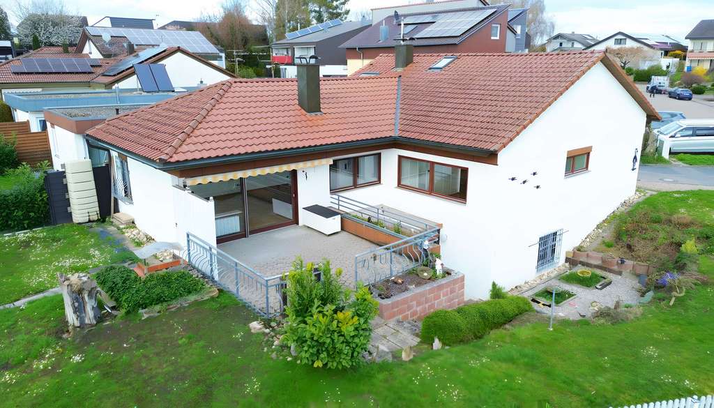 Immobilie in Oedheim - Einziehen & wohlfühlen – großzügige, helle Räume und traumhafter Garten - Bild 0