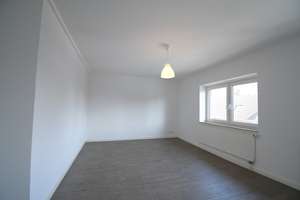 1068 - Erstbezug nach Renovierung! 4-Zimmer-Wohnung mit EBK in Kreyenbrück! – Cloppenburger Straße  92, 26135 Osternburg, Oldenburg (Oldenburg) – Vorschaubild 2