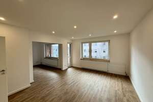 Frisch Renovierte 3 Zimmer Wohnung mit Balkon in Hamburg-Borgfelde - zentral und ruhig gelegen