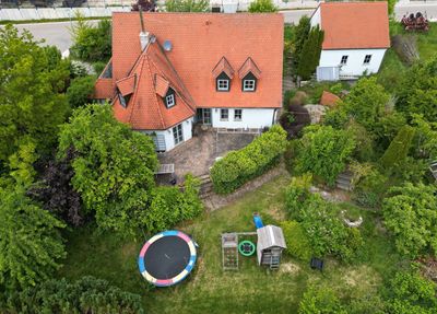 Idyllisches Domizil auf großem Grundstück – 173 m² Familien-Glück!