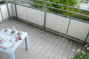 Gepflegte 2-Zimmer-Wohnung mit Balkon und EBK in Neu-Ulm/Pfuhl – 89233 Neu-Ulm – Vorschaubild 4