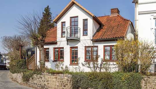 Bild von Ein echtes Kapitänshaus Bj. 1722! Mit Elbblick! Bezugsfertig!