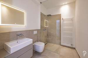 Repräsentative, hochwertige 
3 Zimmer-Wohnung 
mit großer Dachterrasse im Herzen Düsseldorfs. – Die vollständige Adresse der Immobilie erhältst du vom Anbieter., 40213 Stadtmitte, Düsseldorf – Vorschaubild 13