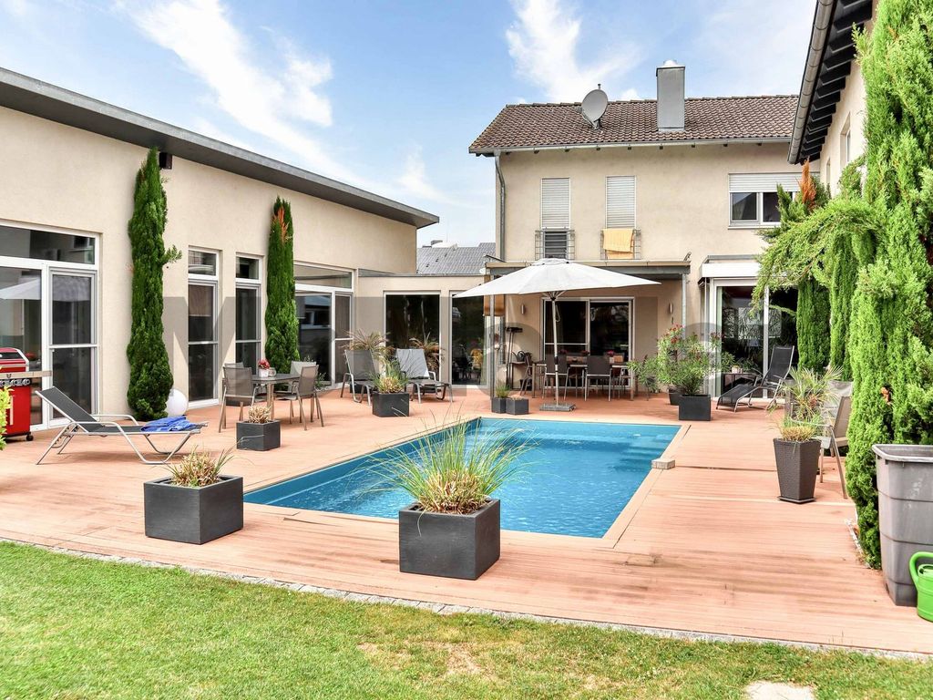 Purer Luxus mit Business-Bereich: Einfamilienhaus mit Bürogebäude