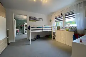 Großzügiges Einfamilienhaus mit Einliegerwohnung + separatem Ferienhaus in beliebter Wohnsiedlung (c – Müritz (Kreis) – Vorschaubild 17