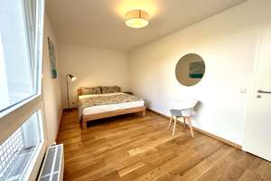 Zentrale & kernsanierte 3-Zimmer-Wohnung mit Loggia und Blick ins Grüne (befristet)