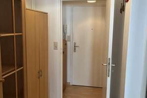 Gepflegte 1,5-Zimmer-Wohnung, Top-Lage in Berlin-Wilmersdorf nahe Kurfürstendamm, PROVISIONSFREI – Die vollständige Adresse der Immobilie erhältst du vom Anbieter., 10709 Wilmersdorf, Berlin – Vorschaubild 3