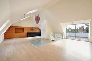 Traumhafte Dachgeschoss Maisonette-Wohnung in Bestlage
