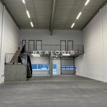 ca. 309 m² große ebenerdige Hallenfläche mit Büro
