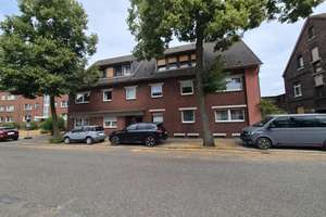 Mehrfamilienhaus als Kapitalanlage mit Eigennutzungspotenzial – 4,5-Zimmer-Wohnung mit Privatgarten.