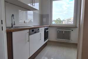 Gepflegte 3-Zimmer-Wohnung mit Balkon und EBK in München – Hauzenberger Straße 14, 80687 Friedenheim, München – Vorschaubild 11