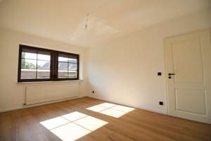MODERNE 3-ZIMMER-WOHNUNG MIT BALKON & EINZIGARTIGEM FACHWERK-CHARME IN WOLFSBURG-EHMEN – Die vollständige Adresse der Immobilie erhältst du vom Anbieter., 38442 Ehmen, Wolfsburg – Vorschaubild 3
