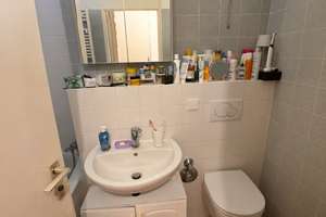 VERMIETETES APARTMENT MIT BALKON, TAGESLICHTBAD UND KELLER – Die vollständige Adresse der Immobilie erhältst du vom Anbieter., 65187 Biebrich, Wiesbaden – Vorschaubild 4