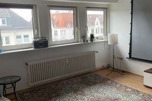 Lebendig wohnen: 3-Zimmer-Dachgeschosswohnung in Bremen-Findorff – Die vollständige Adresse der Immobilie erhältst du vom Anbieter., 28215 Findorff-Bürgerweide, Bremen – Vorschaubild 2