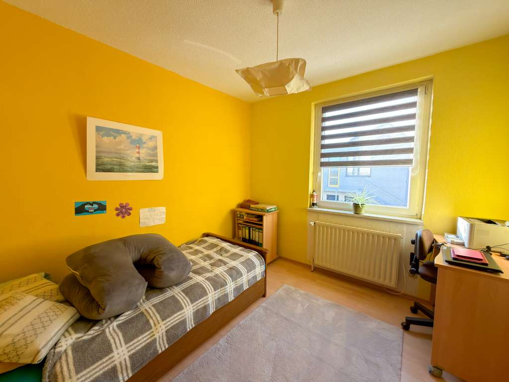 Immobilie in Burscheid - Wohnen & Investieren: Großzügiges Eigenheim mit Mieteinnahmen und Baureserve   - Bild 2