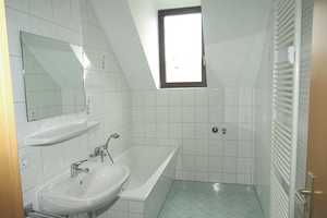 Gemütliche DG-Whg (2.OG) mit schönem Laminatboden in Echtholzoptik – Eichendorfstr. 21, 9131 Chemnitz – Vorschaubild 12