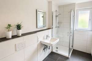 *Wohnkomfort auf höchstem Niveau* Neuwertige 4,5-Zimmer-Wohnung mit großem überdachtem Balkon – 70563 Vaihingen-Mitte, Stuttgart – Vorschaubild 16