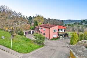 BIETERVERFAHREN: Großzügiges 2-3-Familienhaus mit modernisierter Ausstattung und großem Grundstück – Calw (Kreis) – Vorschaubild 1