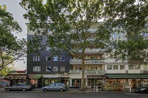 Attraktive Kapitalanlage: Vermietete 2,5-Zimmer-Balkonwohnung in der Wilmersdorfer Strasse – Wilmersdorfer Straße 107a, 10629 Charlottenburg, Berlin – Vorschaubild 1
