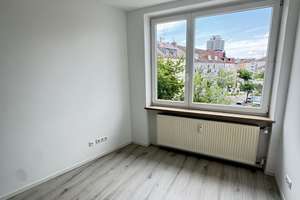 Schwabing -Olympiapark  UNI  helles, ruhig 1 Zim. App.,  EBK saniert  FREI ab sofort