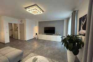 Ruhige Lage und moderne Ausstattung! Lichtvolle DHH inkl. Garage & Wallbox! – Bergstraße XXX, 53578 Windhagen – Vorschaubild 12