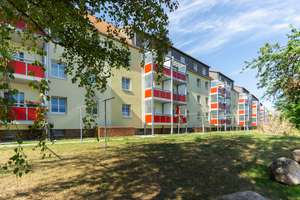 Schöne Dachgeschoss-Wohnung in zentraler Lage zu vermieten !