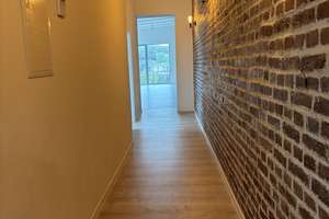 Großzügige 2-Zimmer-Loft Wohnung mit Einbauküche und eigenem Eingang