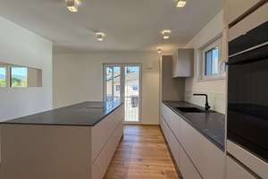 Zum Verkauf: exklusive Erdgeschosswohnung mit großer Terrasse und Garten – 79114 Betzenhausen-Bischofslinde, Freiburg im Breisgau – Vorschaubild 4