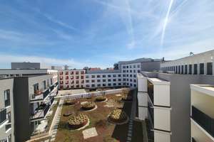 *Neuwertig!* exklusive 3 Zimmer wohnung mit Balkon und EBK  - zentrumsnah! – Stobäusplatz 2, 93047 Ostenviertel, Regensburg – Vorschaubild 1