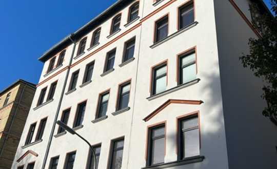 Attraktive Eigentumswohnung mit zusätzlichem Dachgeschoss zur Erweiterung und Ausbau  in Top-Lage
