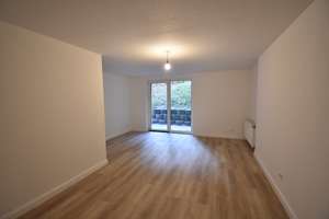 Renoviert Wohnen! Barrierefreie 2-Zi-Whg mit Balkon